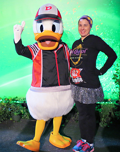 Meeting Donald Duck at rundisney WDW 10k at Disney World