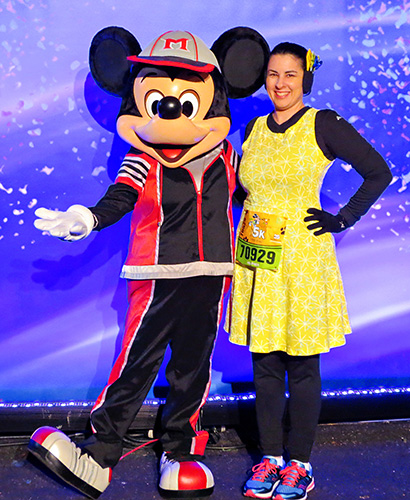 Meeting Minnie Mickey at rundisney WDW marathon weekend 5k at Disney World