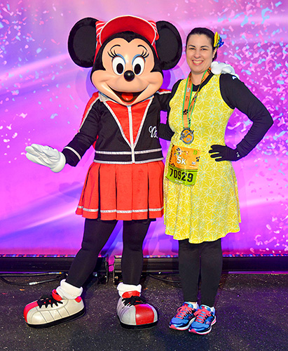 Meeting Minnie Mouse at rundisney WDW marathon weekend 5k at Disney World