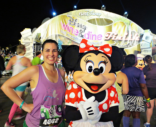 Meeting Minnie Mouse at Disney World during rundisney Wine and Dine Half Marathon