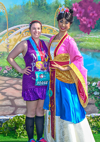 Meeting Mulan at rundisney princess half marathon at Disney World