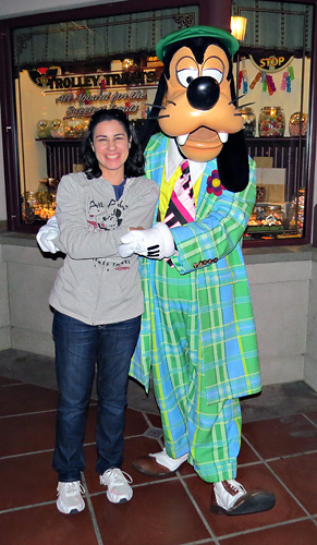 Meeting Goofy at Disneyland