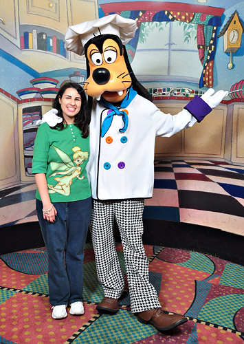 Meeting Goofy at Goofy's Kitchen at Disneyland