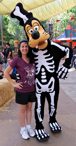 Meeting Goofy at Disneyland