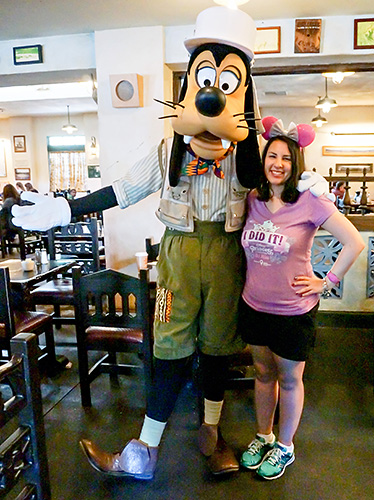 Meeting Goofy at Disney World