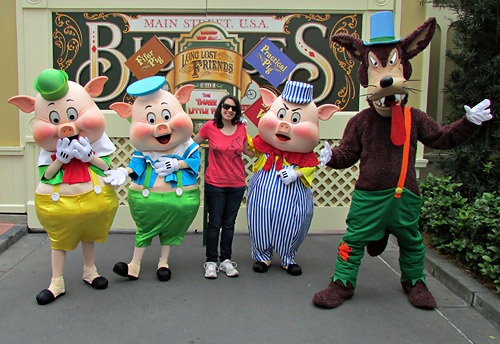 Meeting Fiddler Pig, Fifer Pig, and Practical Pig and Big Bad Wolf at Disney World