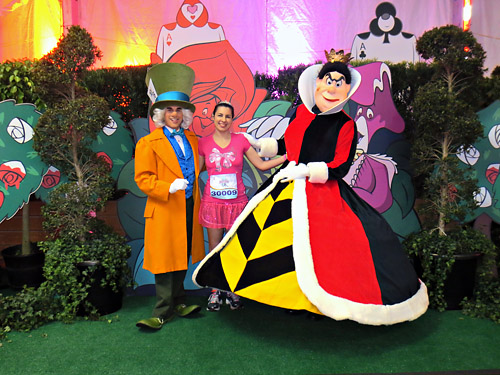 Meeting Queen of Hearts and Mad Hatter at rundisney princess half marathon 10k at Disney World