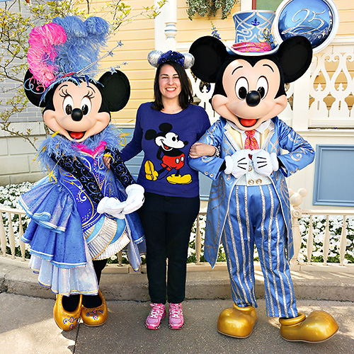 Meeting Mickey Mouse and Minnie Mouse at Disneyland Paris