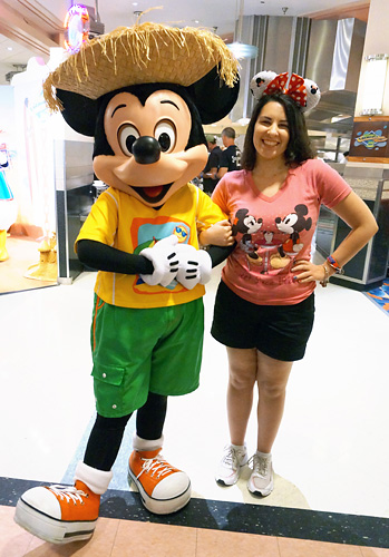 Meeting Mickey Mouse at Minnie's Summertime Dine at Disney World