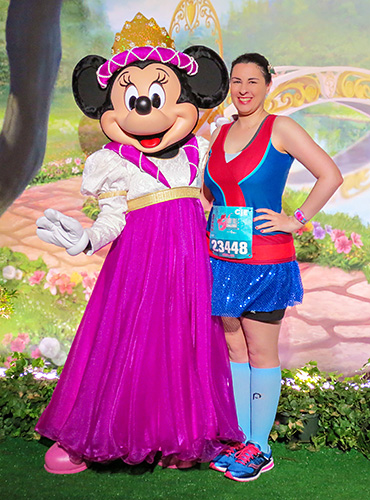 Meeting Minnie Mouse at rundisney princess half marathon 10k at Disney World