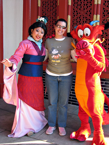 Meeting Mulan and Mushu at Disney World