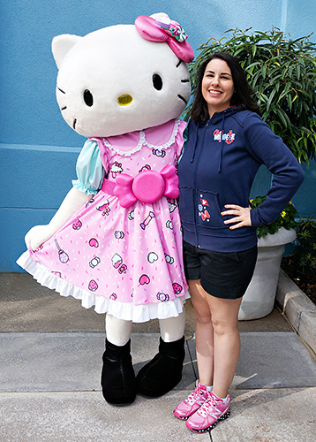 Meeting Hello Kitty at Universal Studios