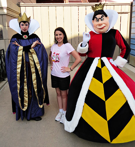 Meeting Queen of Hearts and Evil Queen at Disney World
