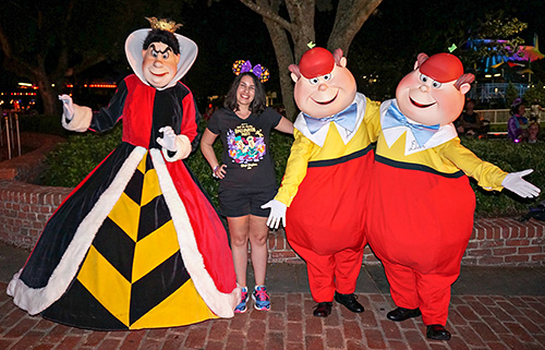 Meeting Queen of Hearts and Tweedle Dee and Tweedle Dum at rundisney princess half marathon at Disney World