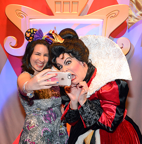 Meeting Queen of Hearts at Disney World
