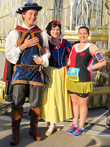Meeting Snow White and Prince at rundisney princess half marathon at Disney World