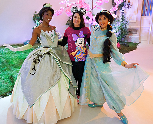 Meeting Jasmine and Tiana at Disneyland Paris